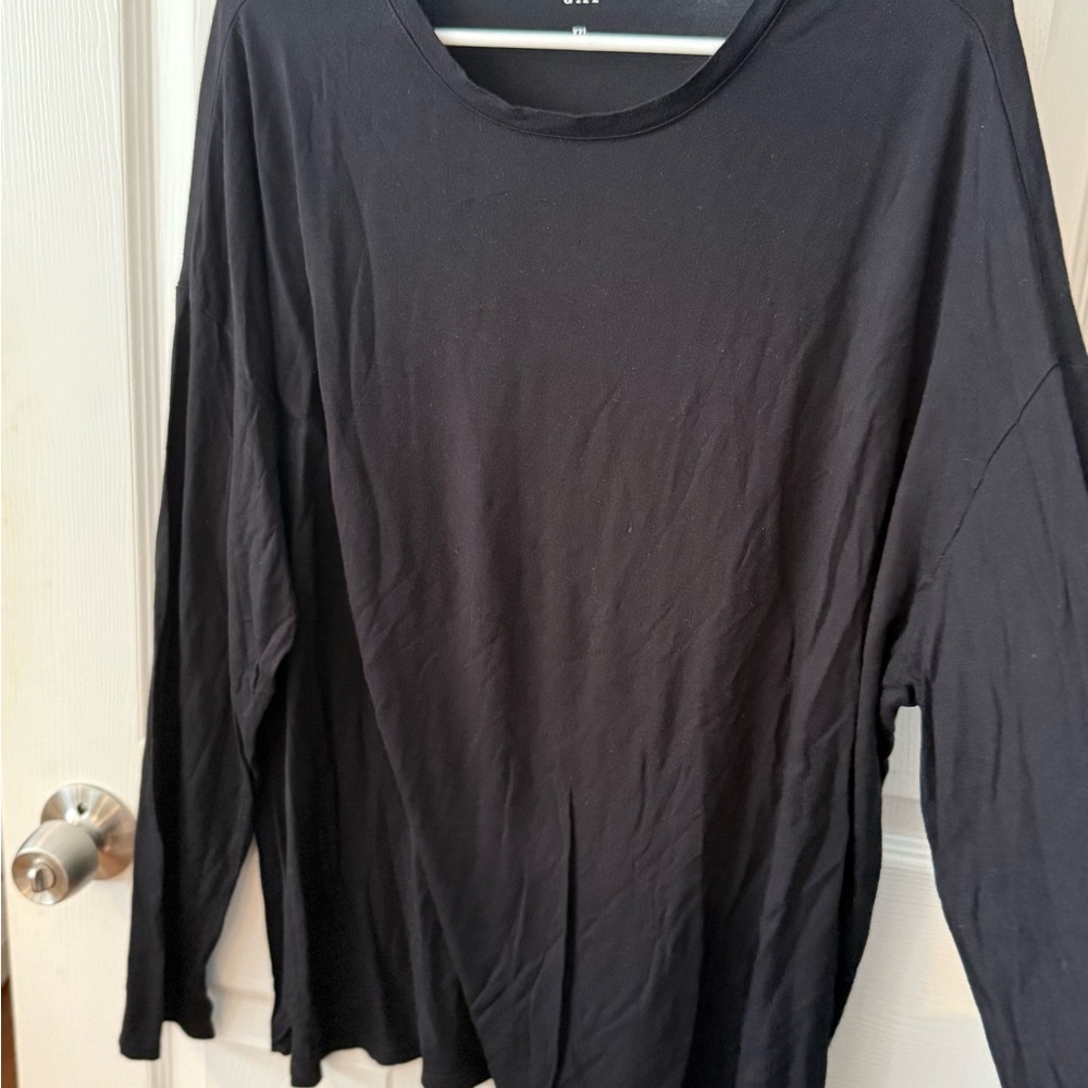 GAP Classic Black Crewneck Tee